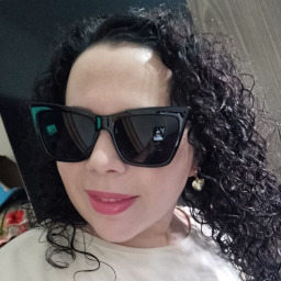 Flávia Leal