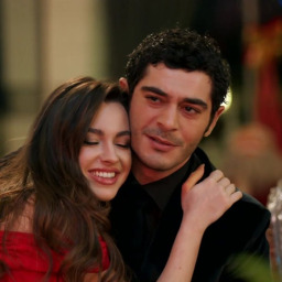 Zoya Khan