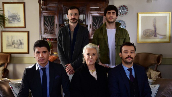 İstanbullu Gelin: Season 1, Episode 3 Image