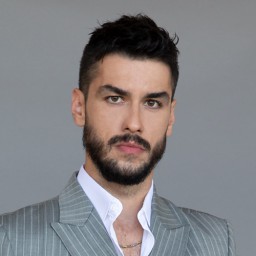 Aras Aydın as Faruk Malik