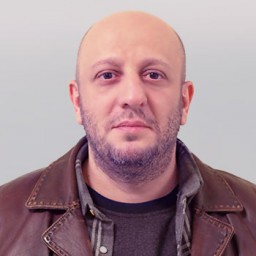 Serkan Keskin as Yılmaz Öztürk