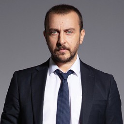 Ali Atay as Selim Kara