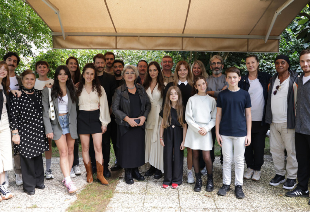 First Look: 'Şakir Paşa Ailesi: Mucizeler ve Skandallar' on NOW (Cast + Plot Summary)