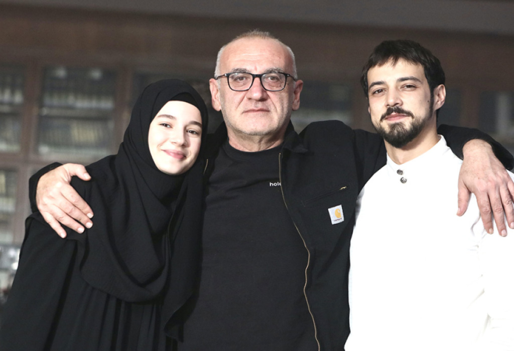 Director Ömür Atay Takes Us Behind The Scenes Rave-Reviewed Turkish Drama, 'Kızıl Goncalar' (Red Roses)