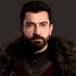 Kenan İmirzalıoğlu as Mehmed in Mehmed Bir Cihan Fatihi