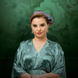 Gözde Seda Altuner as Gülnaz Başkaya in Sandık Kokusu