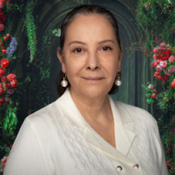 Ayda Aksel as Hicran Korkmaz in Kardelenler