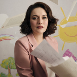 Ezgi Mola as Nehir Alsoy
