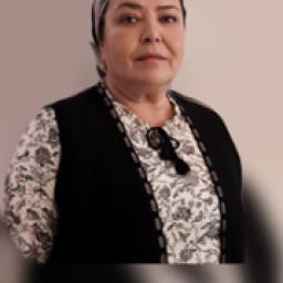 Aydan Burhan as Hani̇fe El-Hati̇p