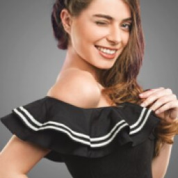 İlay Erkök as Sezen in Hayatımın Aşkı