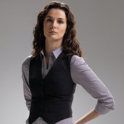 Büşra Develi as Çi̇ğdem Seri̇m