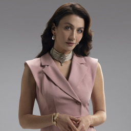 Ceren Benderlioğlu as Irmak Bozok