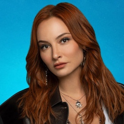 Başak Gümülcinelioğlu as Umay