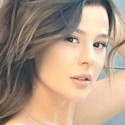 Eda Elif Başlamışlı as Zeynep