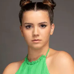 Melis Girşen as Melis
