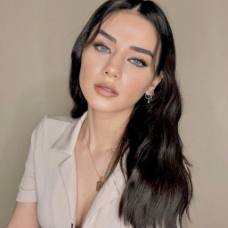Aslı Atıl as Bahar in Aşk ve Umut