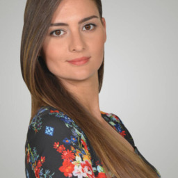 Duygu Keser as Yildiz in Aşk ve Umut