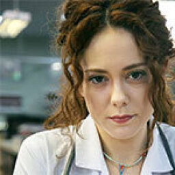 Duygu Yetiş as Nisan