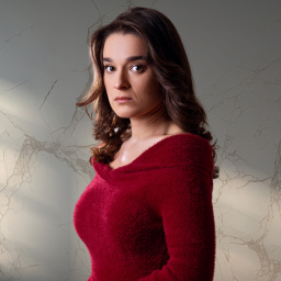 Öykü Çakar as Meral