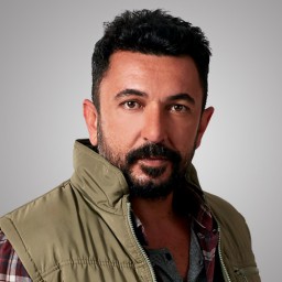 Toygan Avanoğlu as Sefer Kadıoğlu in Kuzey Yıldızı: İlk Aşk