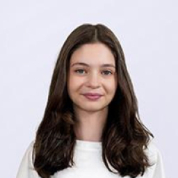 Beren Gençalp as Hayal