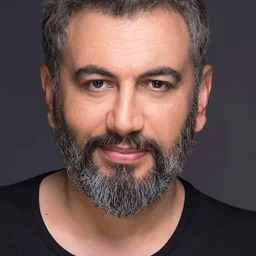 Ali Savaşçı as Naci