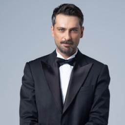Onur Tuna as Emirhan Karaaslan