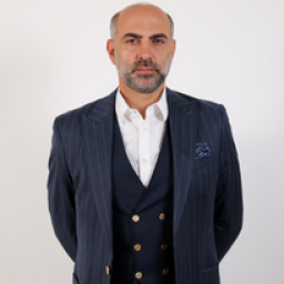 Erol Babaoğlu as Sado