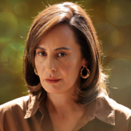 Senan Kara as Zuhal Aksel
