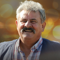 Necat Bayar as Emin Keskin in Aşk ve Gözyaşı
