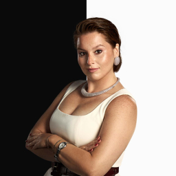 Elçin Afacan as Feray