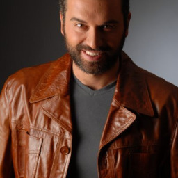 Arda Esen as Mirza