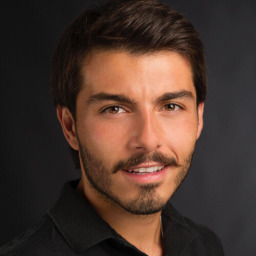 Ozan Uçar as Yiğit in Bodrum Masalı