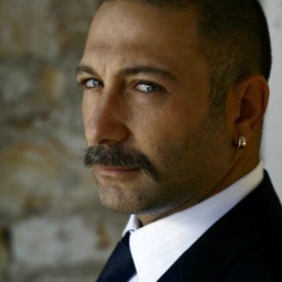 Yener Gürsoy as Gönenç Turay in Bodrum Masalı