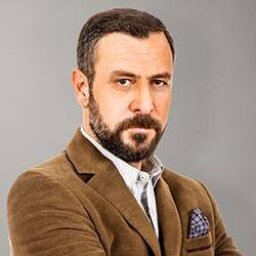 Nejat İşler as Bora