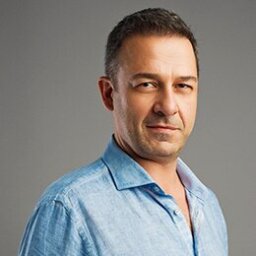 Murat Aygen as Evren