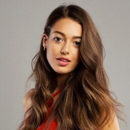 Dilan Çiçek Deniz as Su