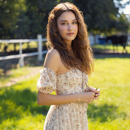 Zehra Kelleci as Karaca