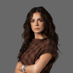 Özge Özpirinçci as Süreyya Gökmen