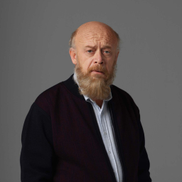 Beyti Engin as İhsan Başelli