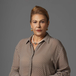 Zeynep Eronat as Elmas Eroğlu