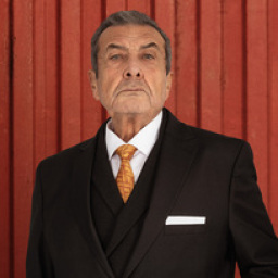 Tarık Pabuççuoğlu as Tahir