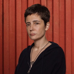 Esra Şengünalp as Mahinur in A.B.I.