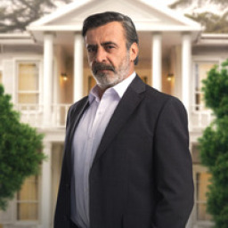 Levent Ülgen as Faik Aydan