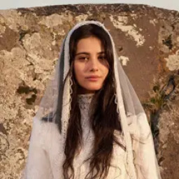 Helin Kandemir as Dicle Demir
