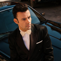 Salih Bademci as Sarp