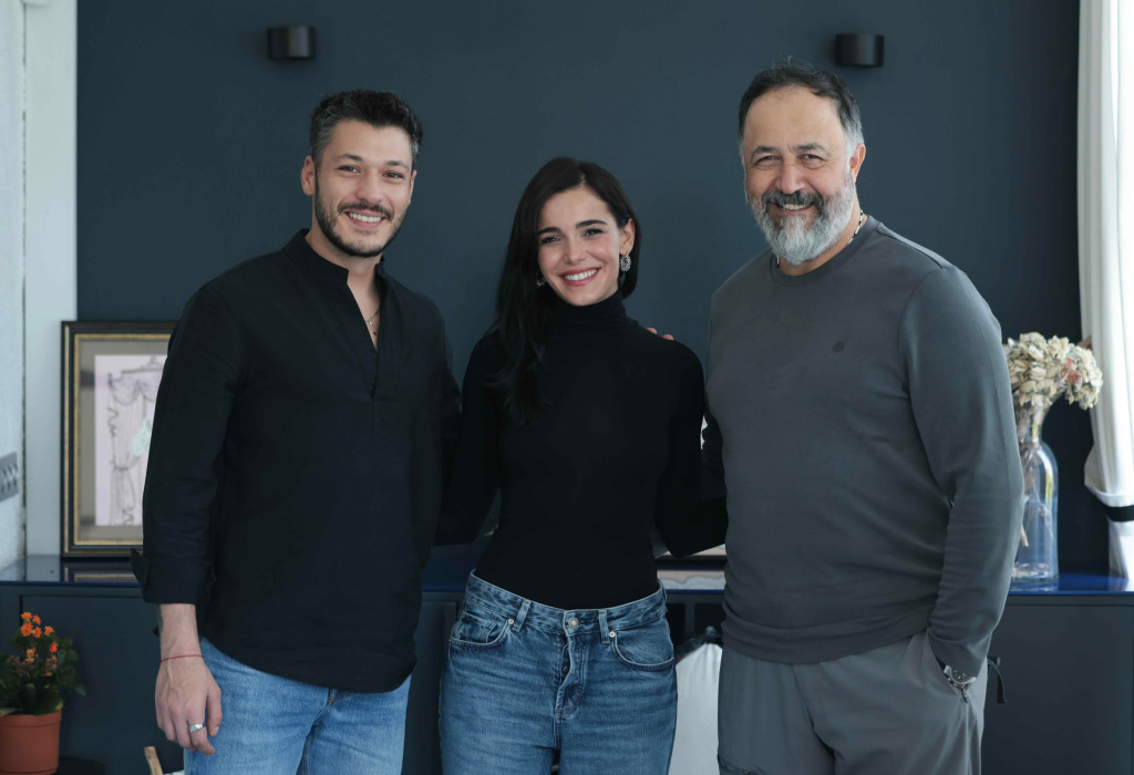 First Look: 'Mercan Köşk' on atv (Cast + Plot Summary)