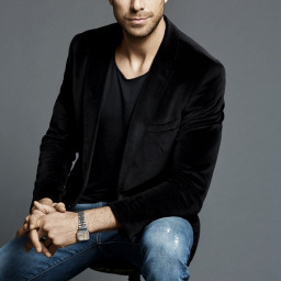 Armağan Oğuz as Hakan