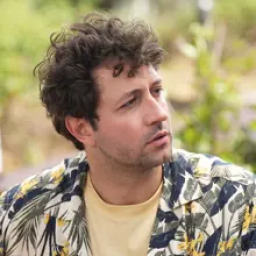 Bartu Zeytinci as Burak