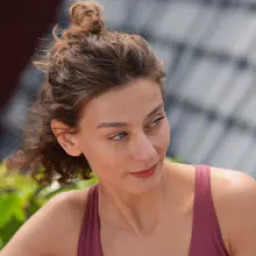 Olcay Yusufoğlu as Devin in Doğanın Kanunu